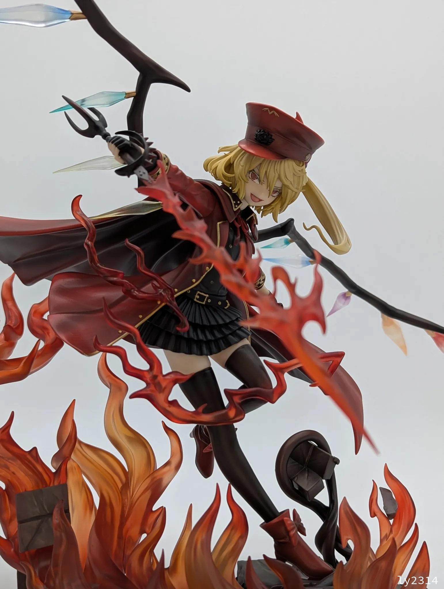 東方プロジェクト フランドール・スカーレット軍服Ver. 1/6 フィギュア
