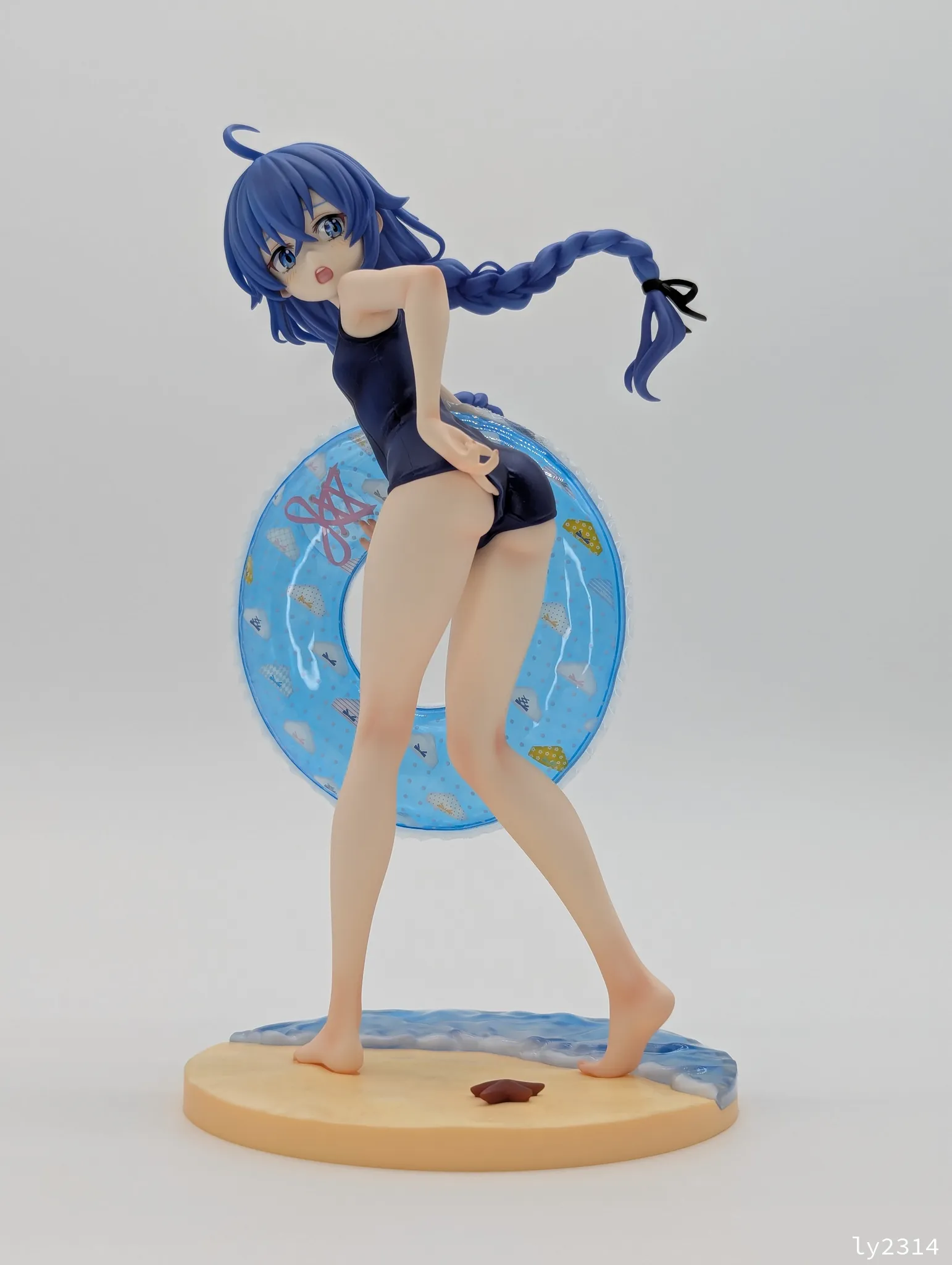 ロキシー ・ミグルディア -紺色水着-